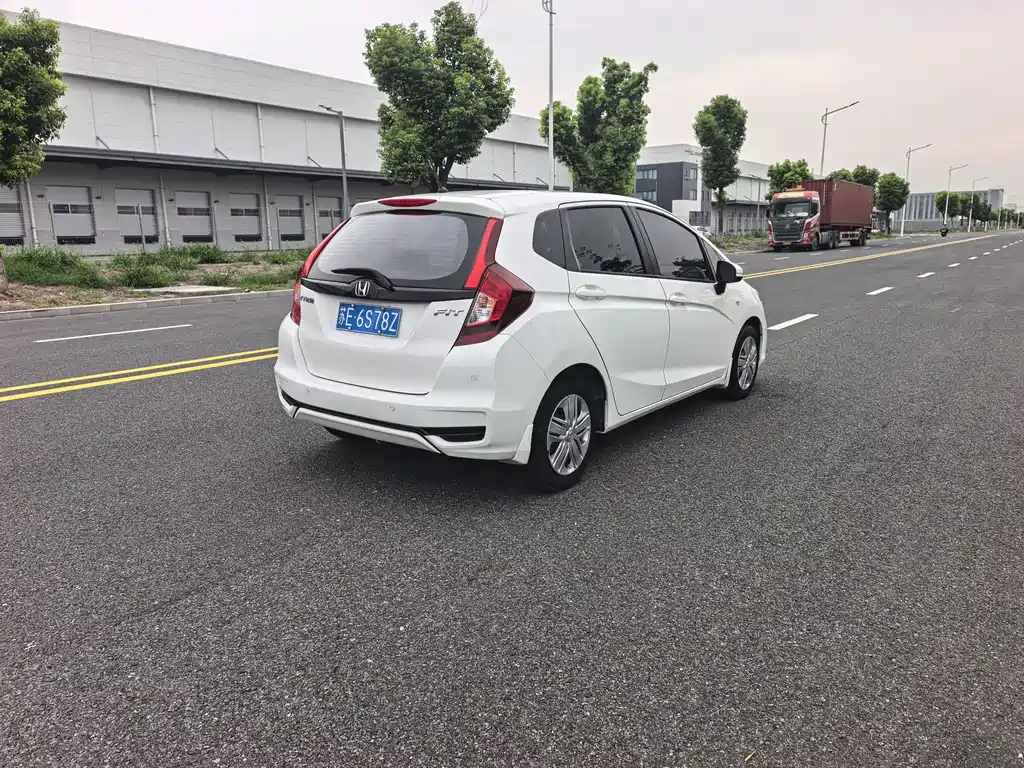 Honda Fit 2018 — фото 11