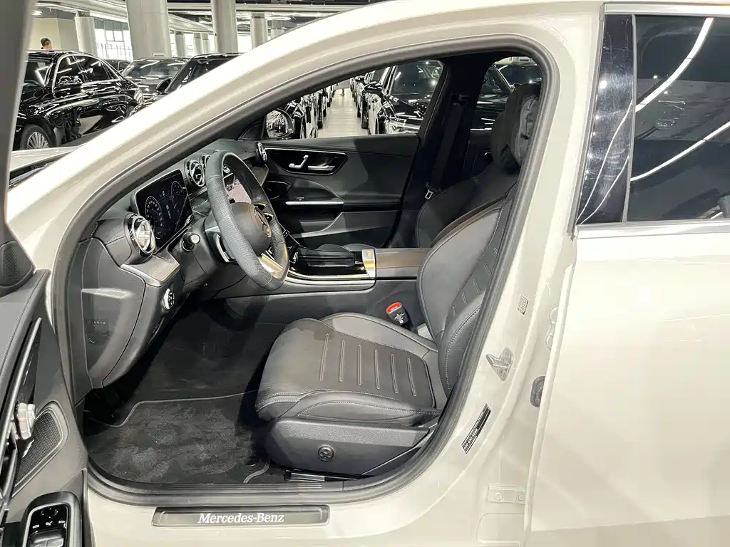 Mercedes-Benz C-Class 2024