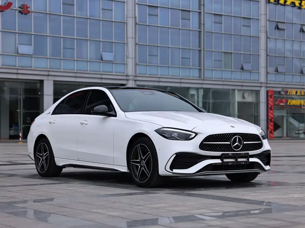 Mercedes-Benz C-Class 2023 — фото 3