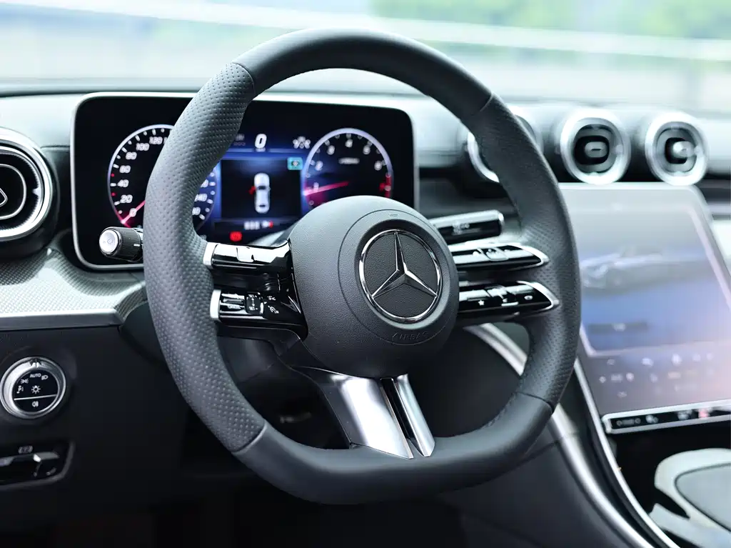 Mercedes-Benz C-Class 2023 — фото 9
