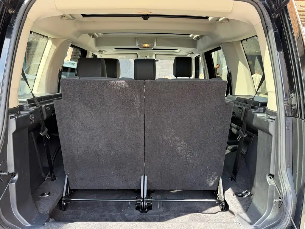 Land Rover Discovery 2014 — фото 18
