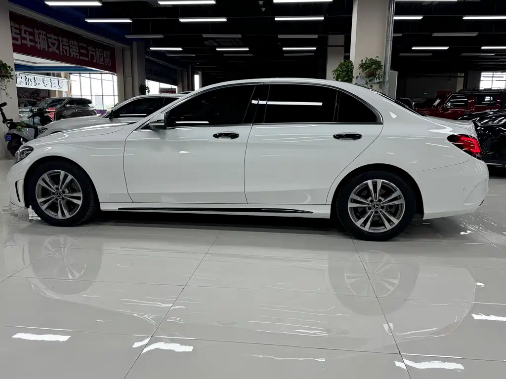 Mercedes-Benz C-Class 2021 — фото 4