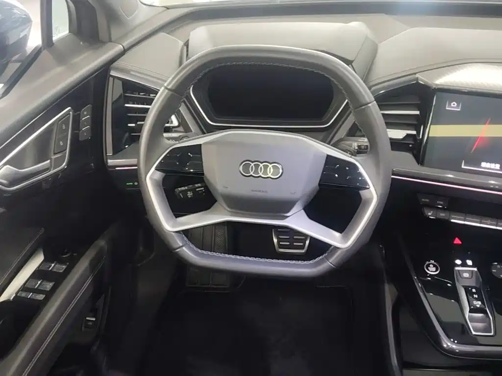 Audi Q4 e-tron 2025 — фото 17