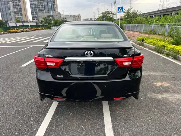 Toyota Reiz 2013