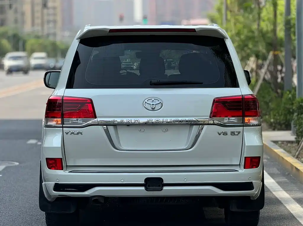 Toyota Land Cruiser 2017 — фото 5