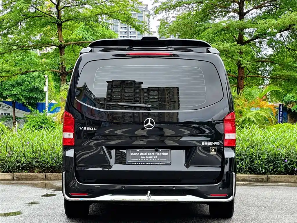 Mercedes-Benz V-Class 2023 — фото 7