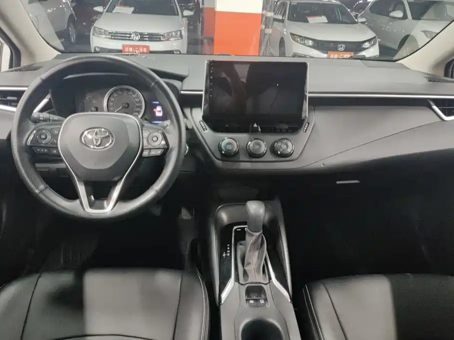 Toyota Corolla 2023 — фото 12