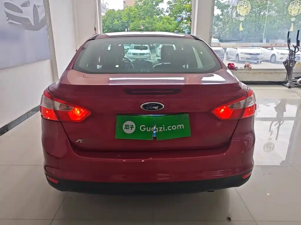 Ford Focus 2015 — фото 4