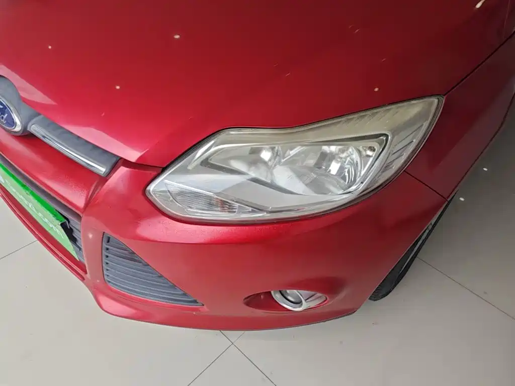 Ford Focus 2015 — фото 18