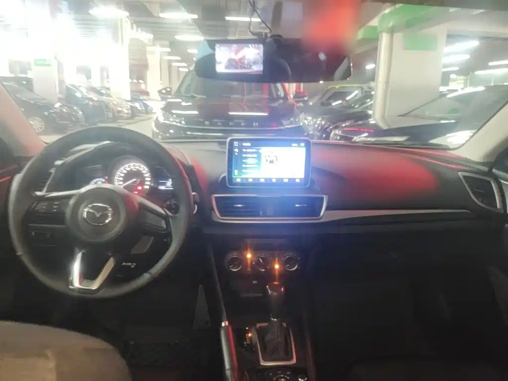 Mazda 3 Axela 2018 — фото 10