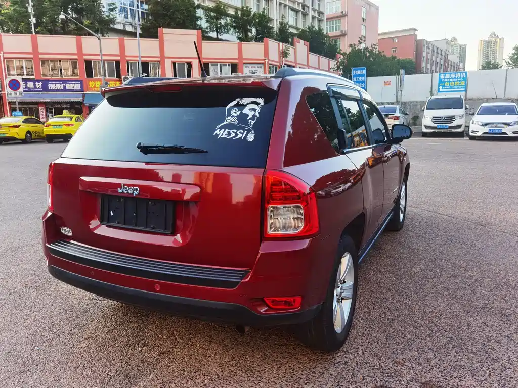 Jeep Compass 2012 — фото 5