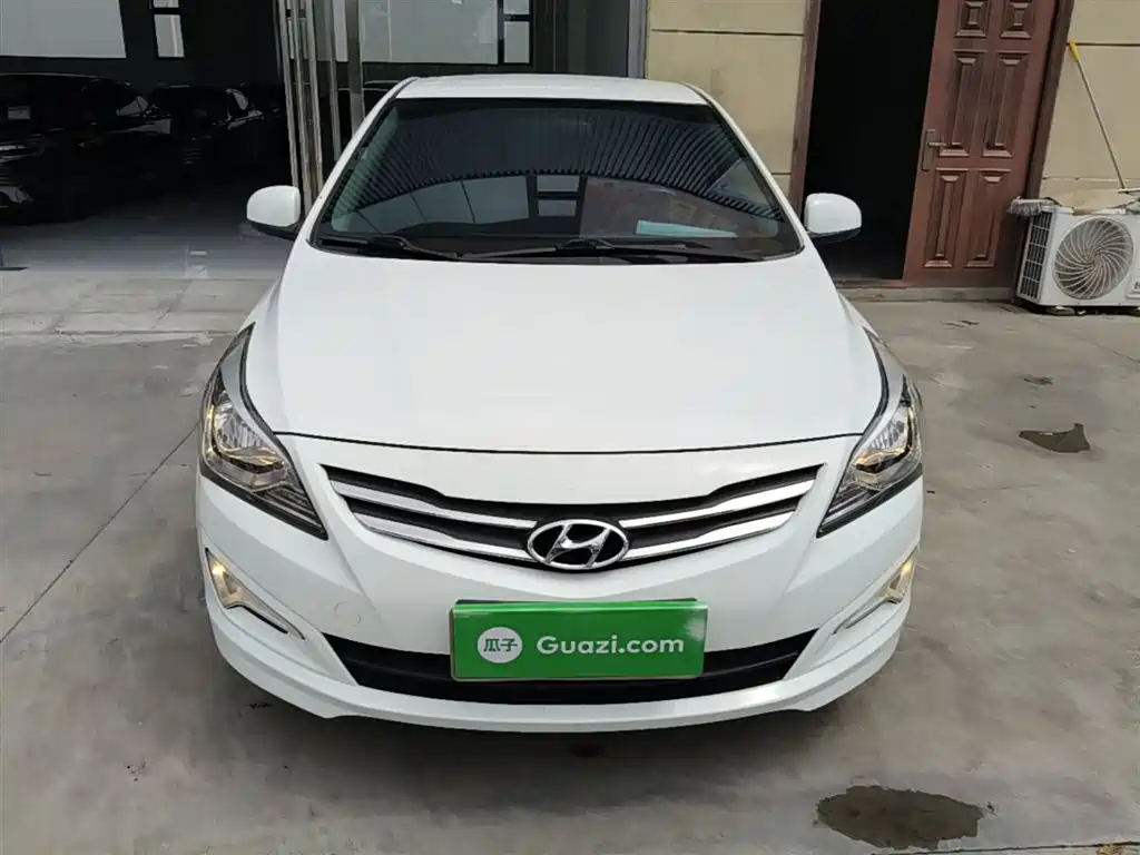 Hyundai Verna 2015 — фото 3