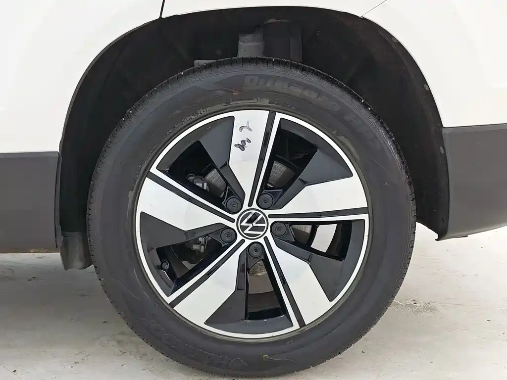 Volkswagen Tharu 2022 — фото 16