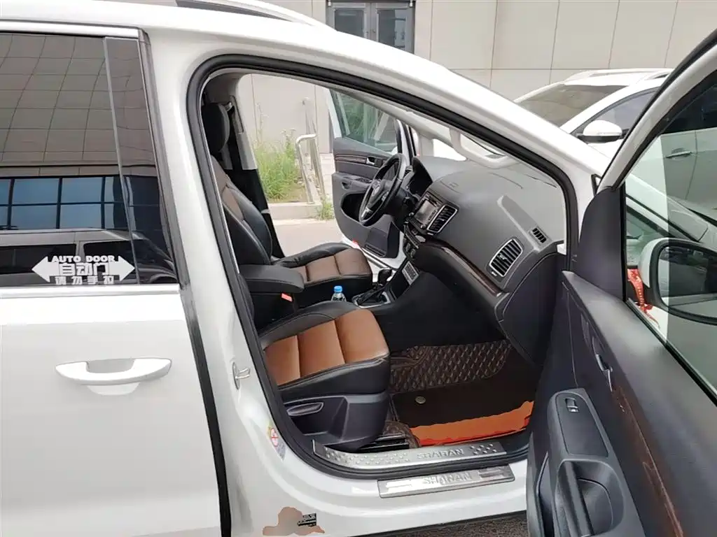 Volkswagen Sharan 2016 — фото 25