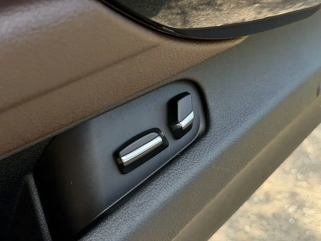 BMW 3 Series 2018 — фото 20