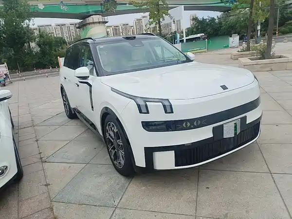 Lynk & Co 900 2026