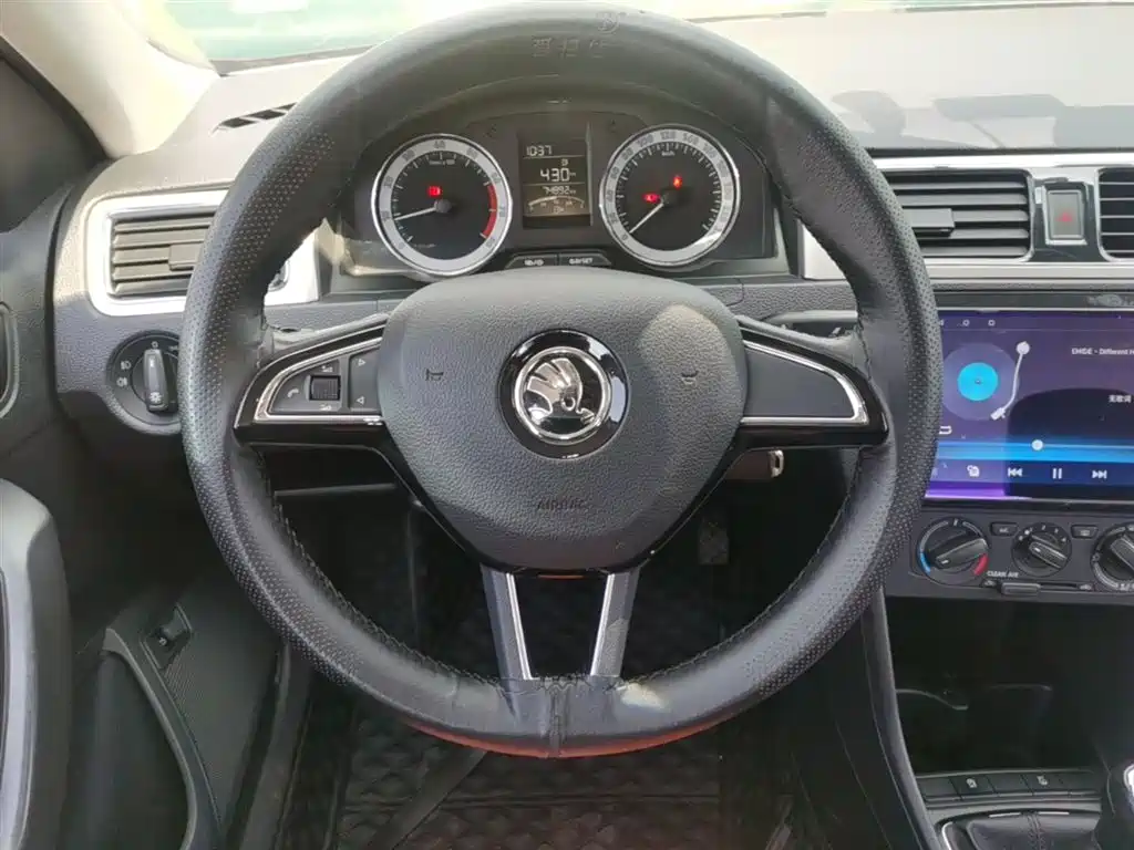 Skoda Rapid 2021 — фото 11