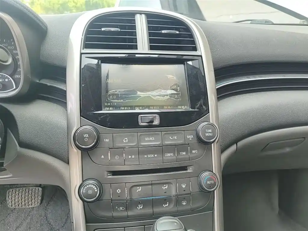 Chevrolet Malibu 2015 — фото 13