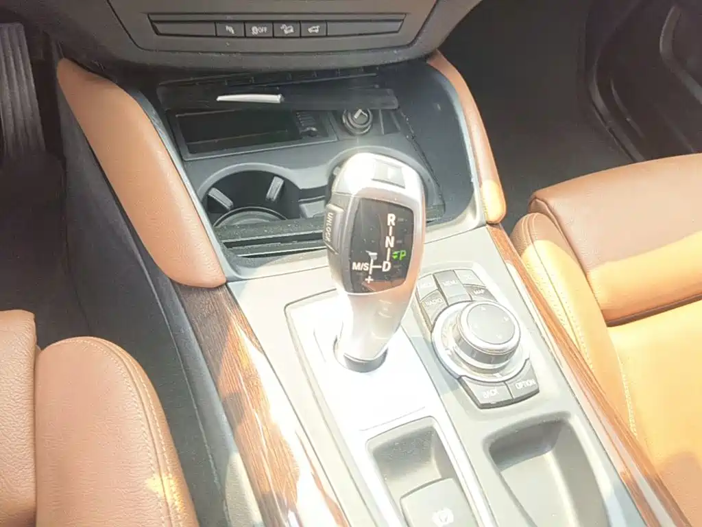 BMW X6 2015 — фото 14