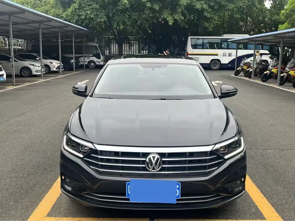 Volkswagen Sagitar 2022