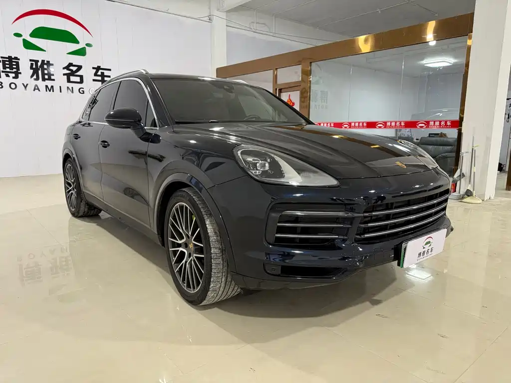 Porsche Cayenne Hybrid 2023