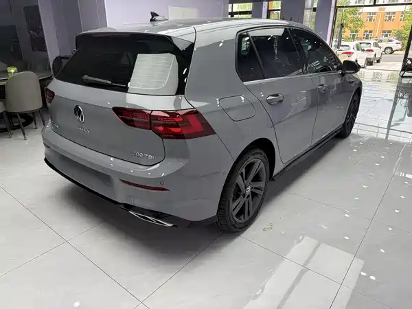 Volkswagen Golf 2024