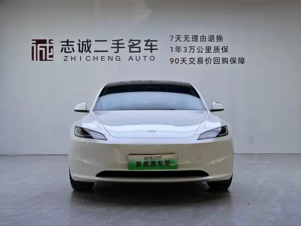 Tesla Model 3 2024
