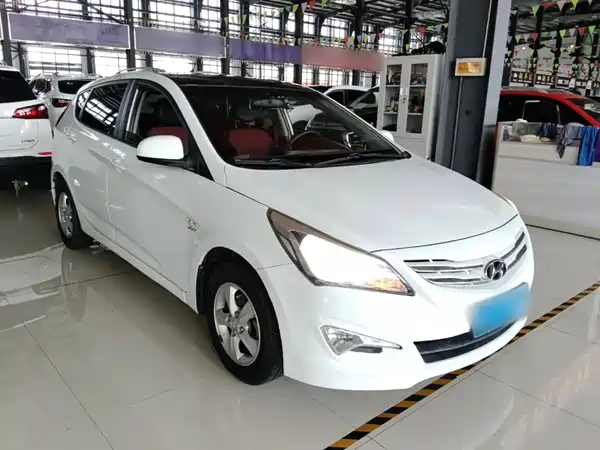 Hyundai Rui Yi 2015