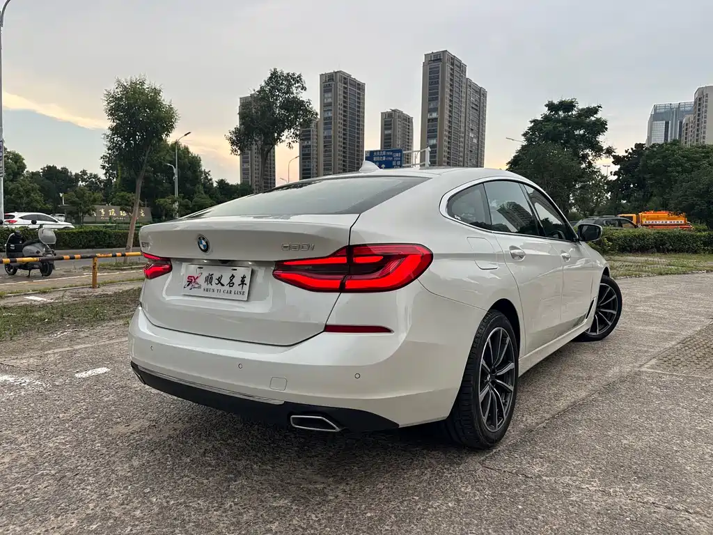 BMW 6 Series GT 2022 — фото 8