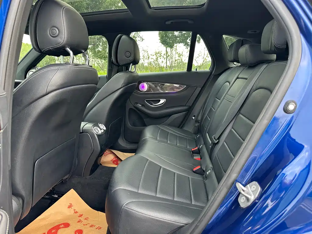Mercedes-Benz GLC 2018 — фото 12