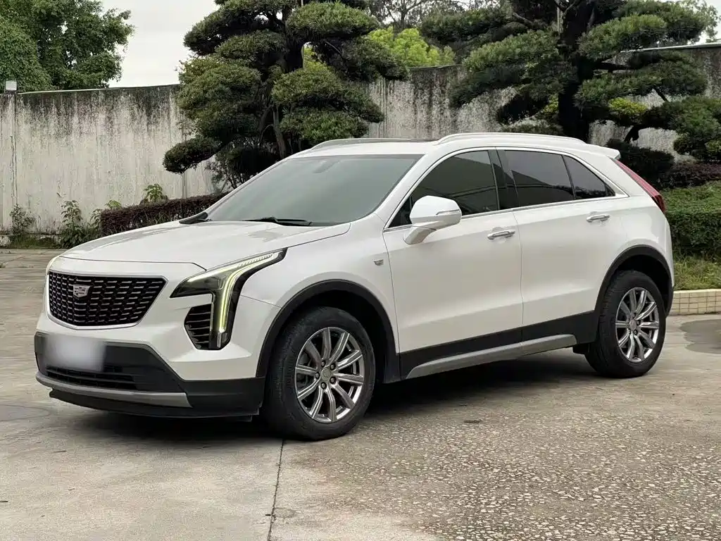 Cadillac XT4 2021 — фото 1
