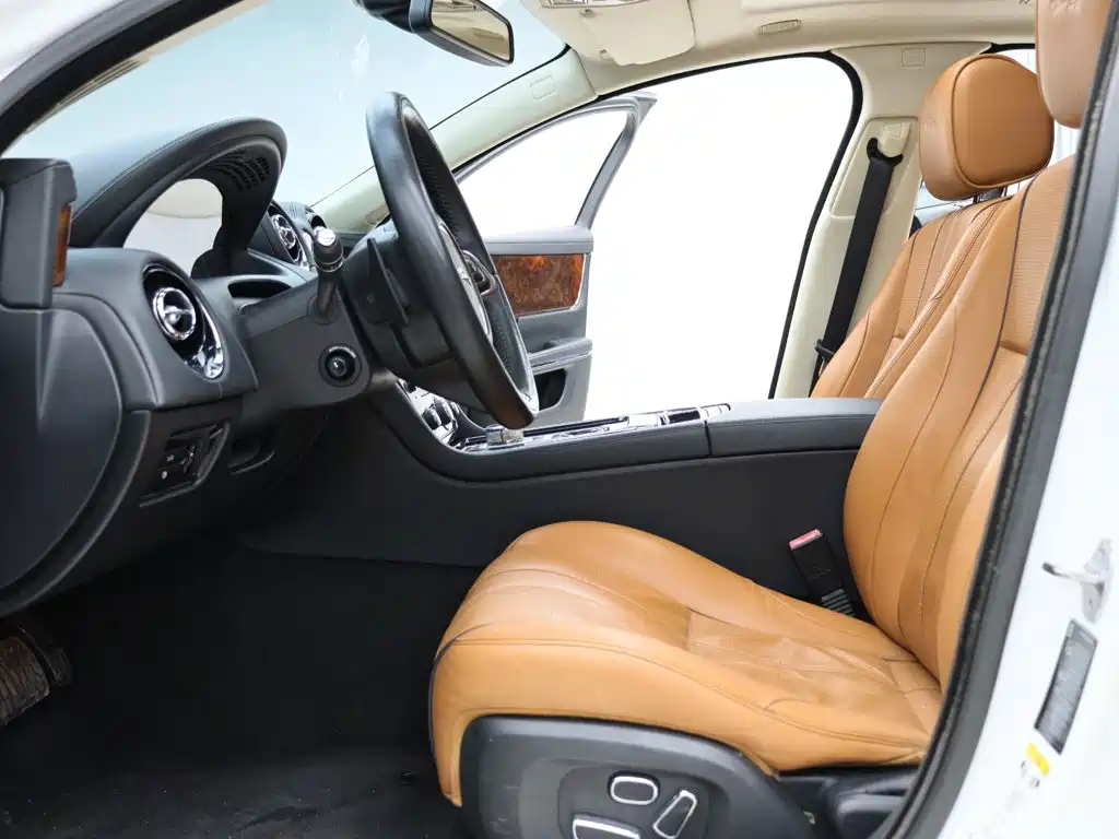 Jaguar XJ 2014 — фото 2