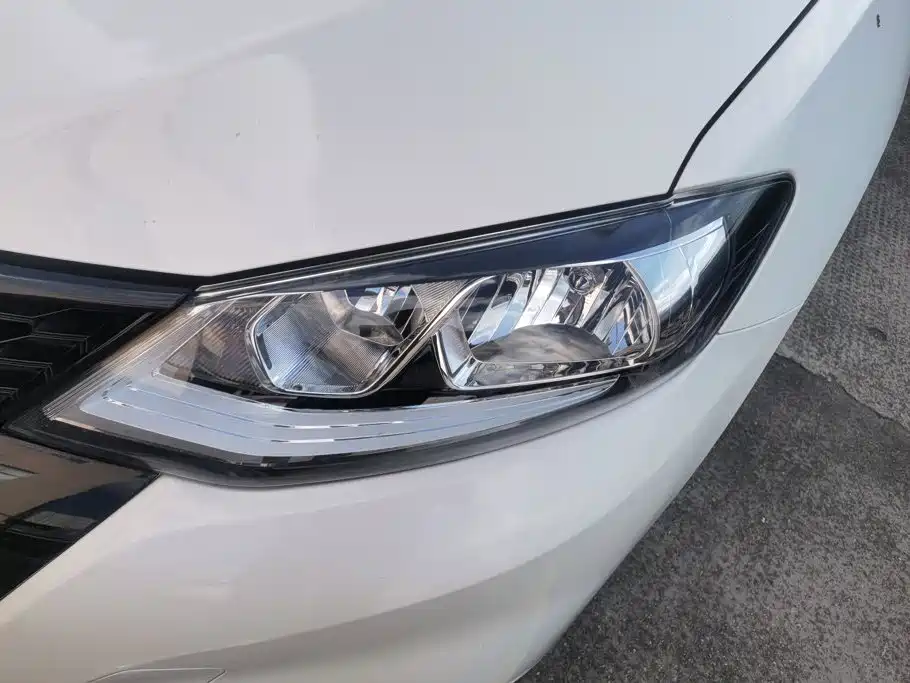 Nissan Tiida 2023