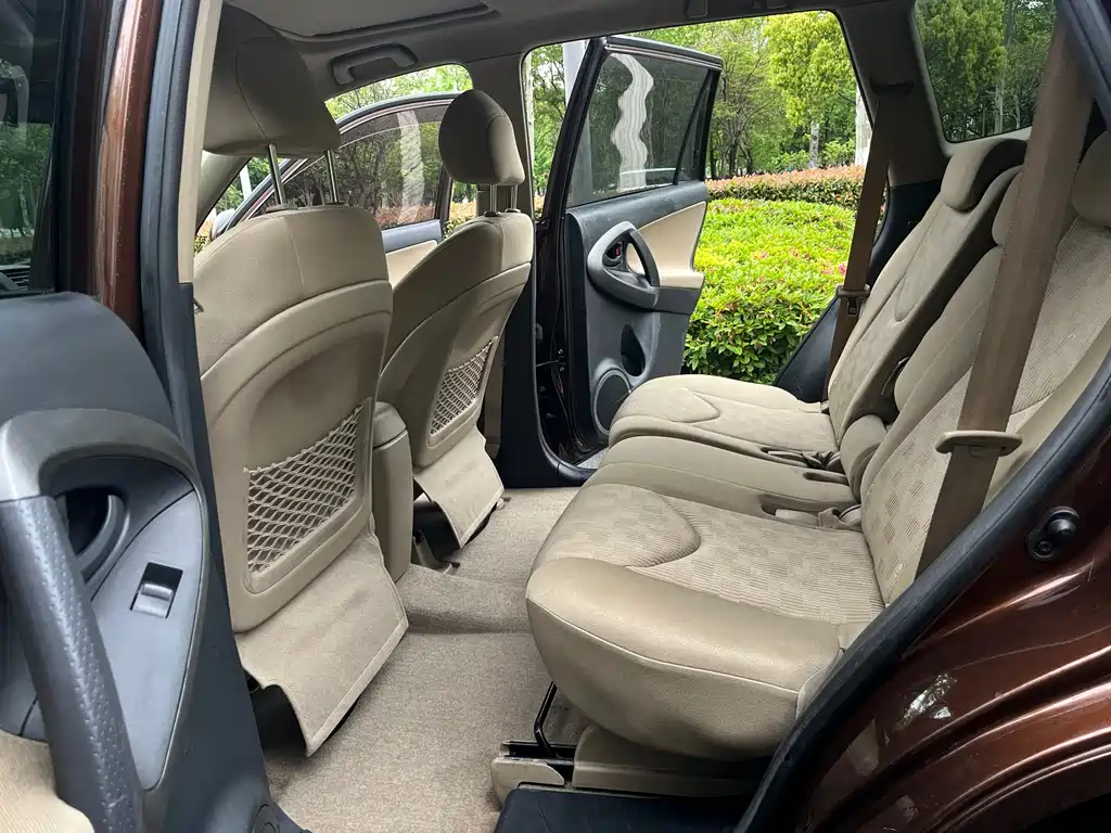 Toyota RAV4 2012