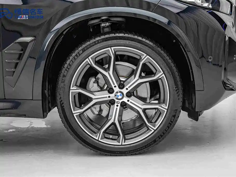 BMW X5 2025 — фото 11