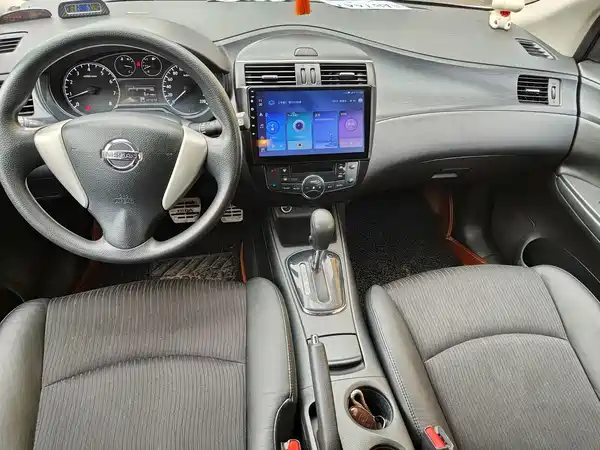 Nissan Tiida 2014