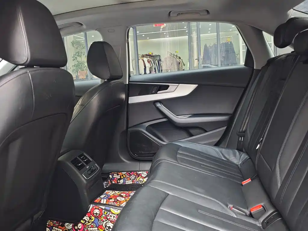Audi A4L 2018