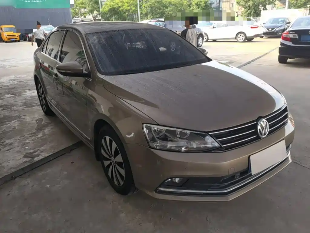 Volkswagen Sagitar 2016