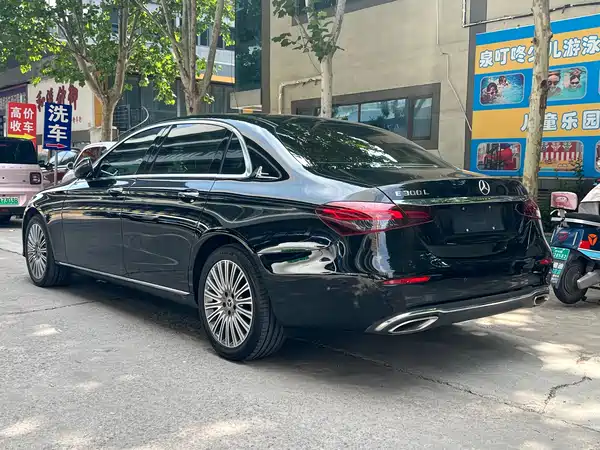 Mercedes-Benz E-Class 2022