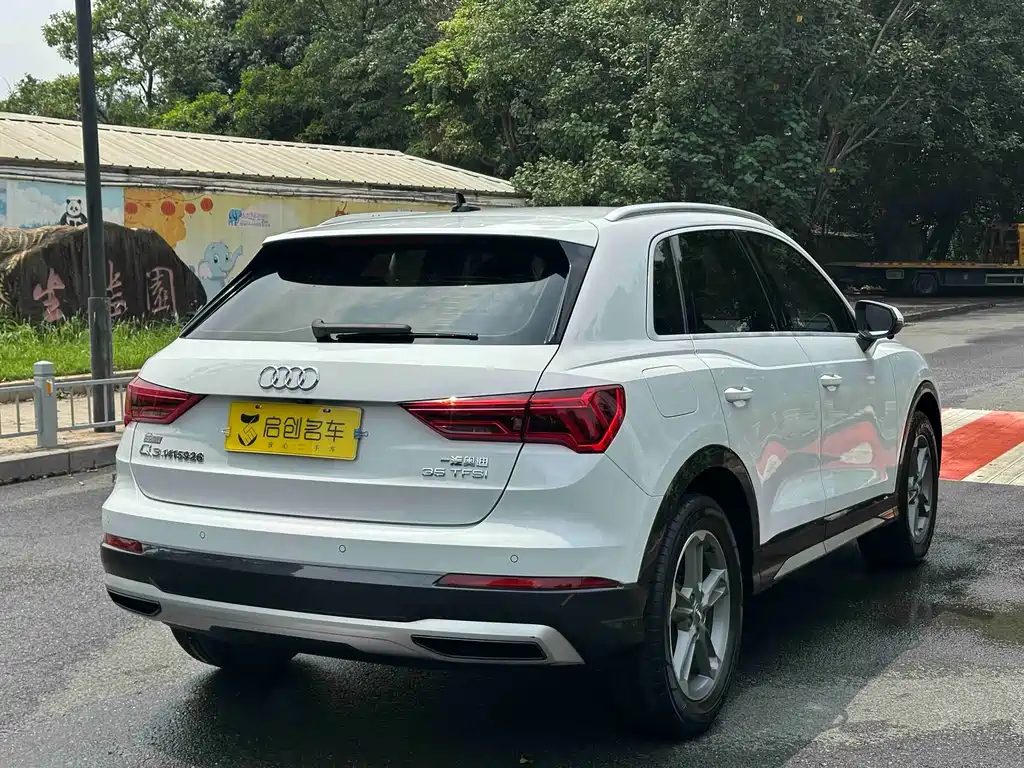 Audi Q3 2021 — фото 10