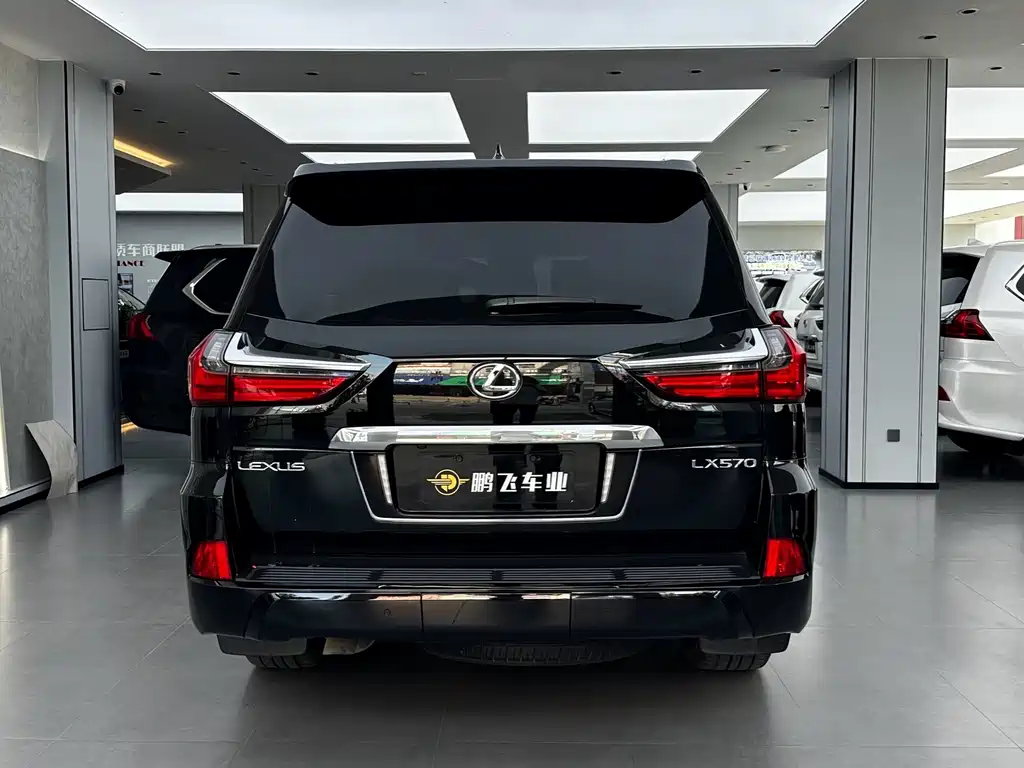 Lexus LX 2019 — фото 3