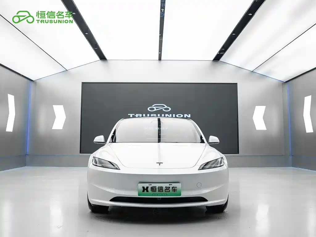 Tesla Model 3 2026
