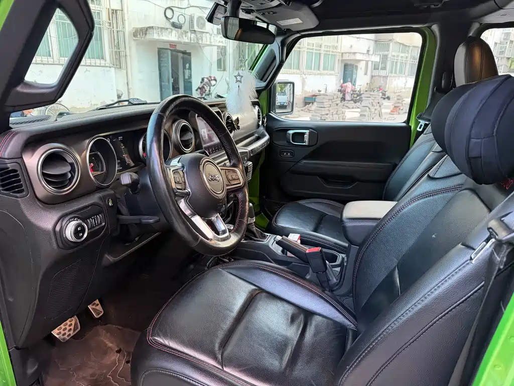 Jeep Wrangler 2020 — фото 8