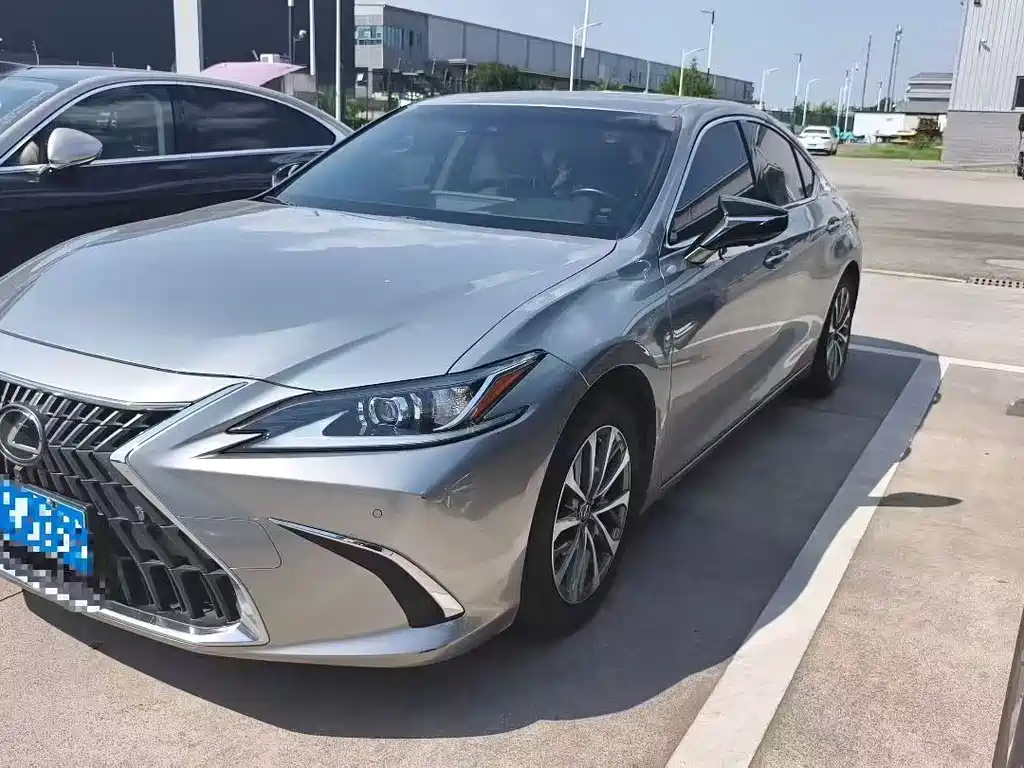 Lexus ES 2024 — фото 1