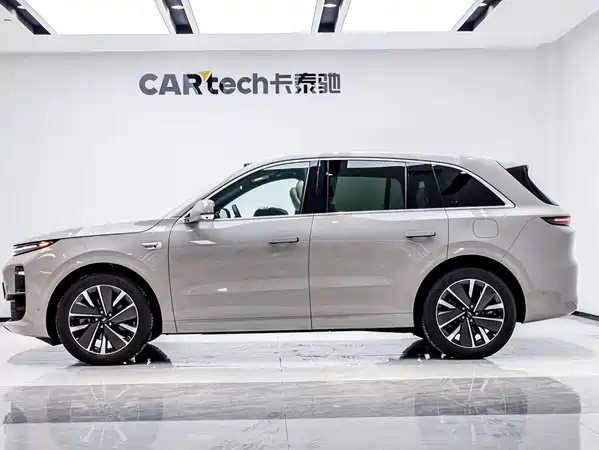 Li Auto L6 2025