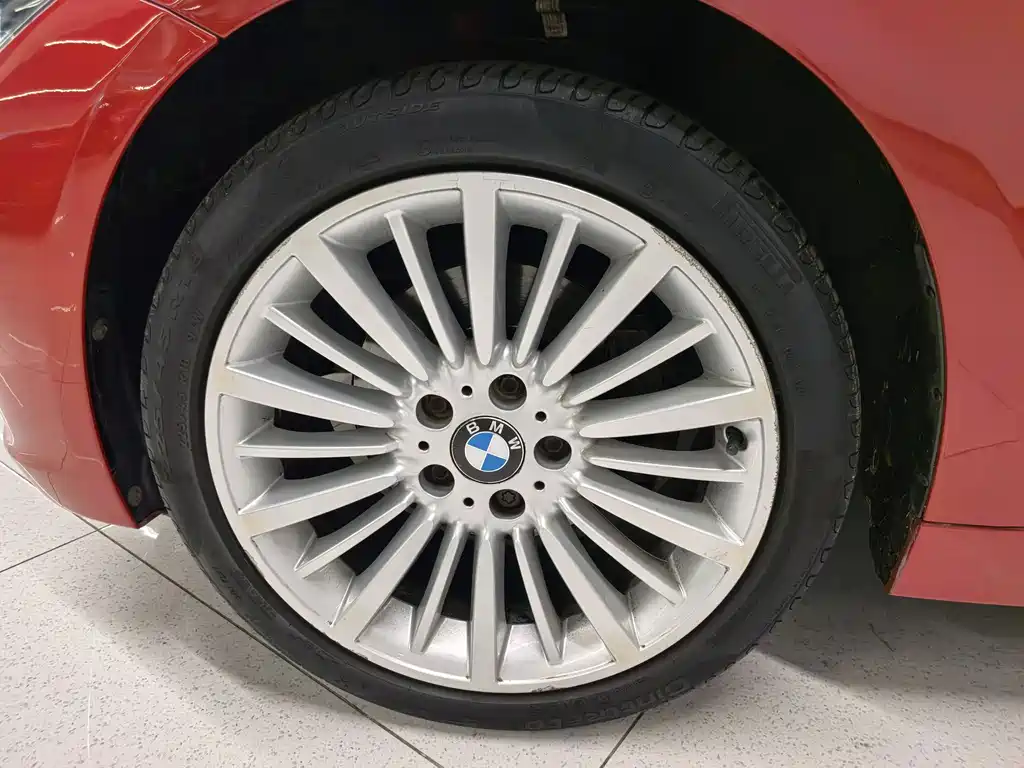 BMW 3 Series 2018 — фото 15
