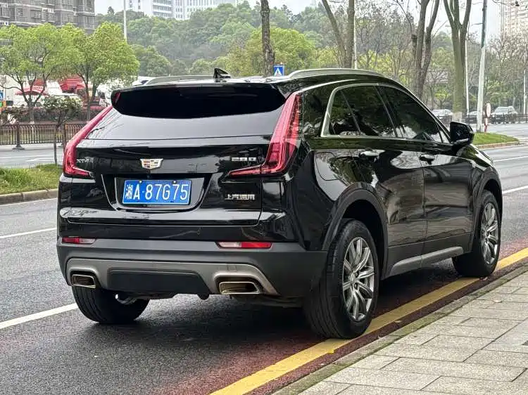 Cadillac XT4 2023 — фото 7