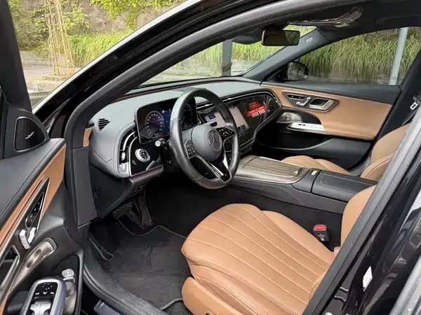 Mercedes-Benz E-Class 2024