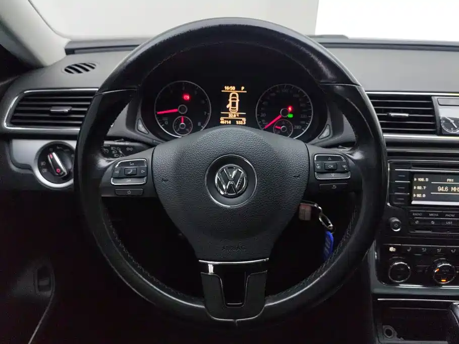 Volkswagen Passat 2016 — фото 15