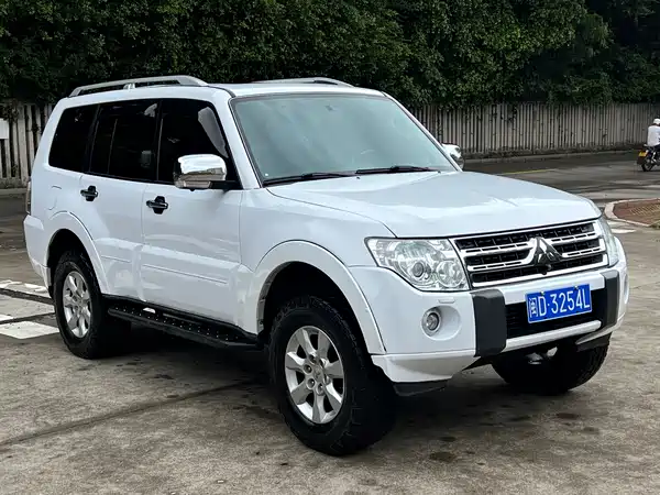 Mitsubishi Pajero 2009